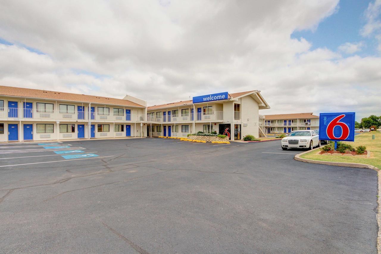 Motel 6 - Oklahoma City Airport Exteriör bild