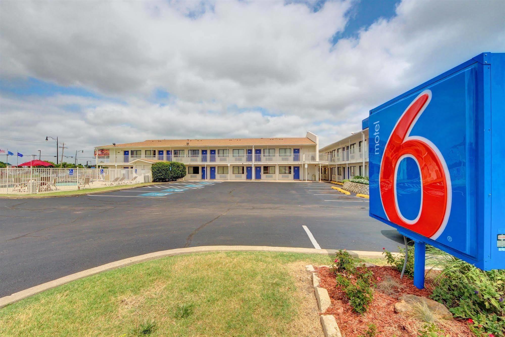 Motel 6 - Oklahoma City Airport Exteriör bild